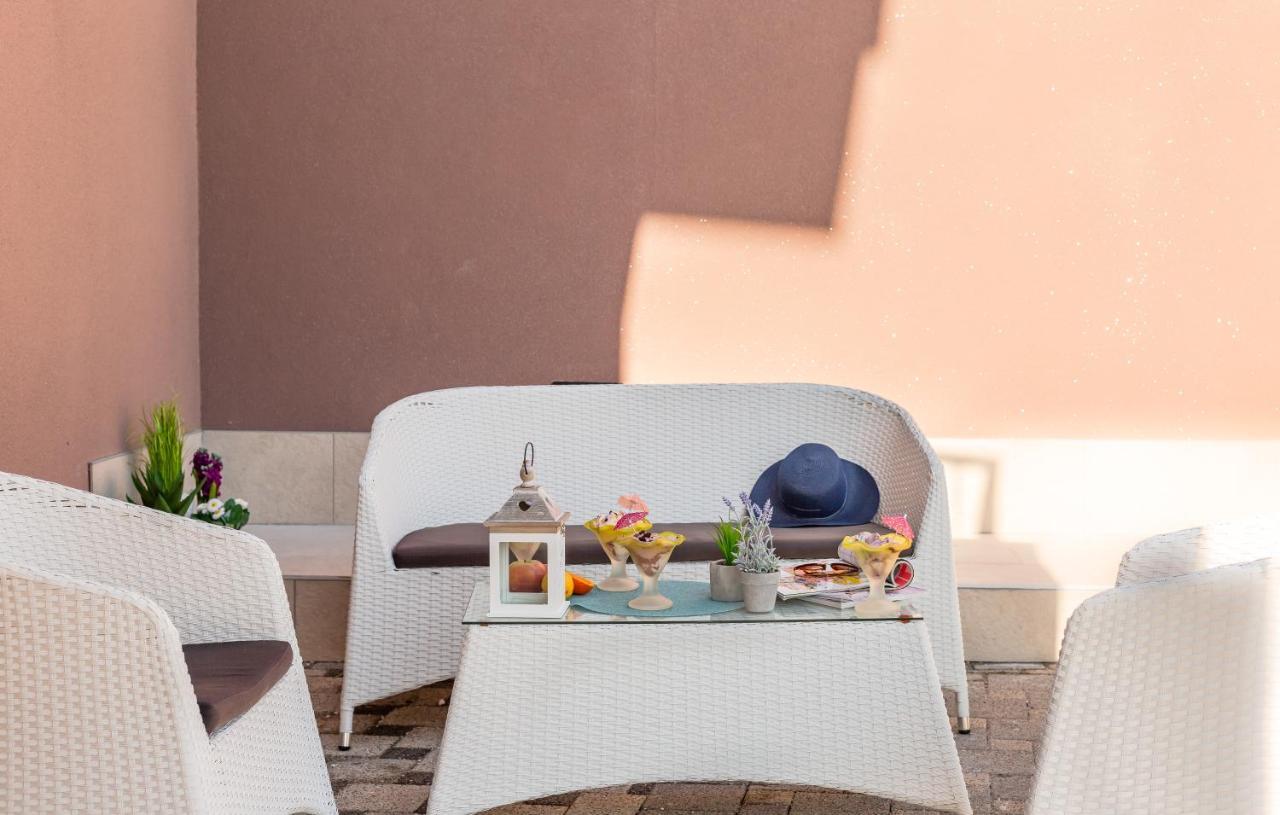 Andela 1 Apartment Макарска Екстериор снимка