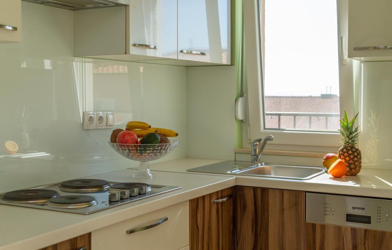 Andela 1 Apartment Макарска Екстериор снимка